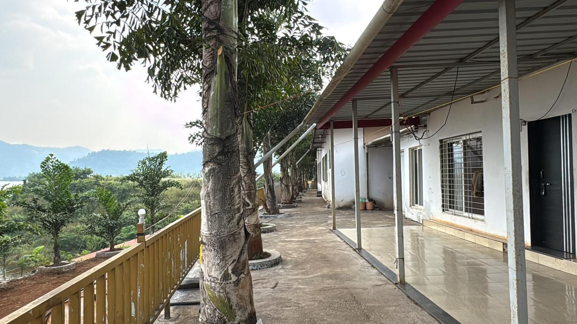 Swiss Lake Resort لافاسا المظهر الخارجي الصورة