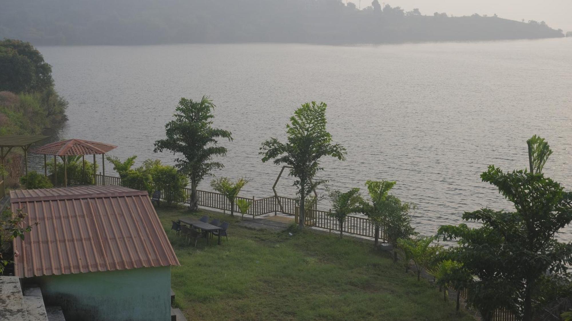 Swiss Lake Resort لافاسا المظهر الخارجي الصورة